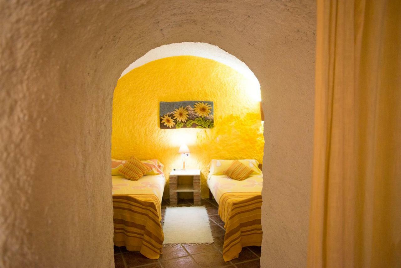 Cuevas De Rolando Guest House Guadix Bagian luar foto
