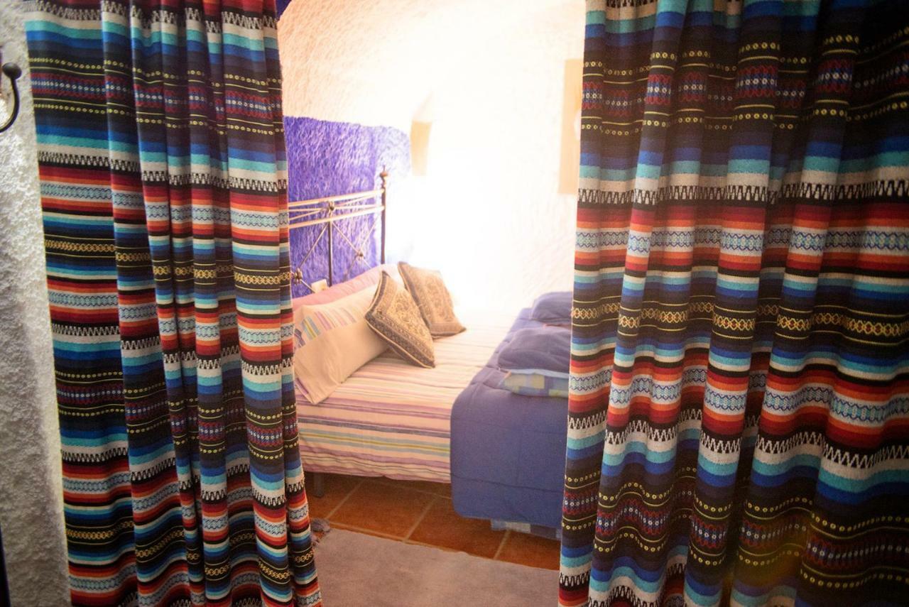 Cuevas De Rolando Guest House Guadix Bagian luar foto