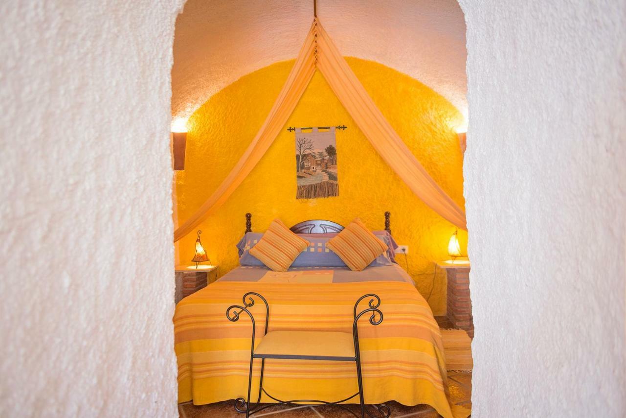 Cuevas De Rolando Guest House Guadix Bagian luar foto